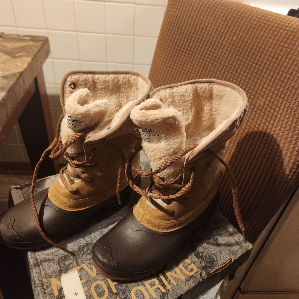 The North Face Brown and Black Winter Boots - Picture 6 of 7